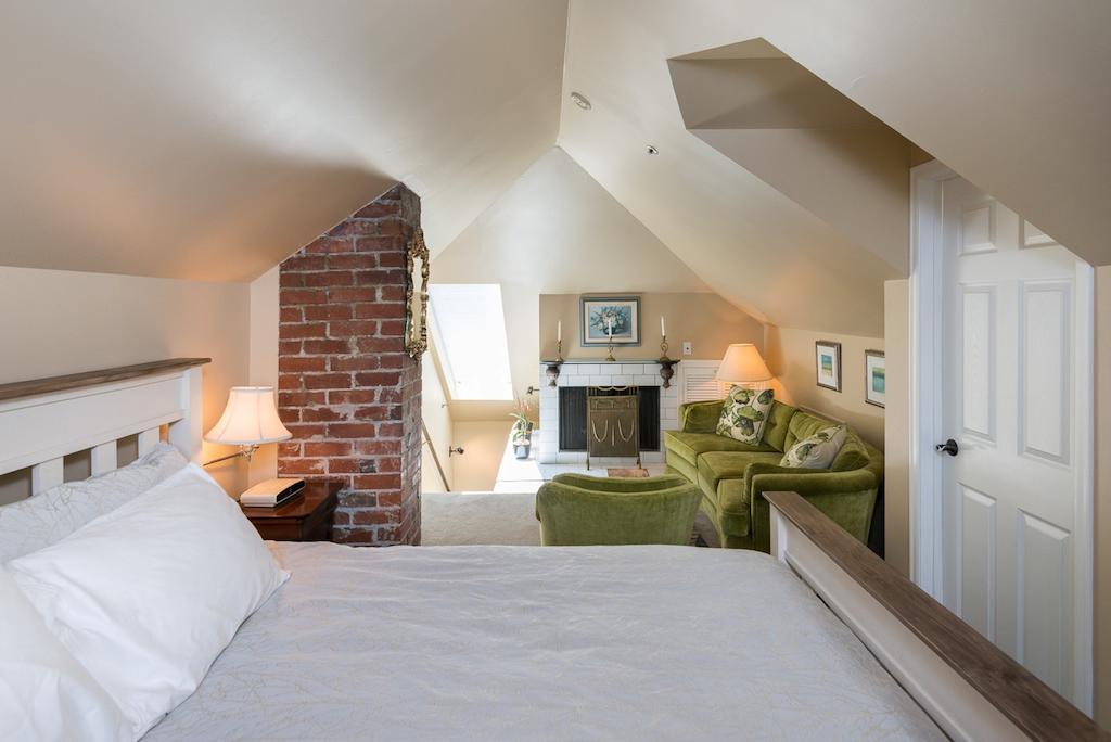 The English Bay Inn Ленглі Екстер'єр фото