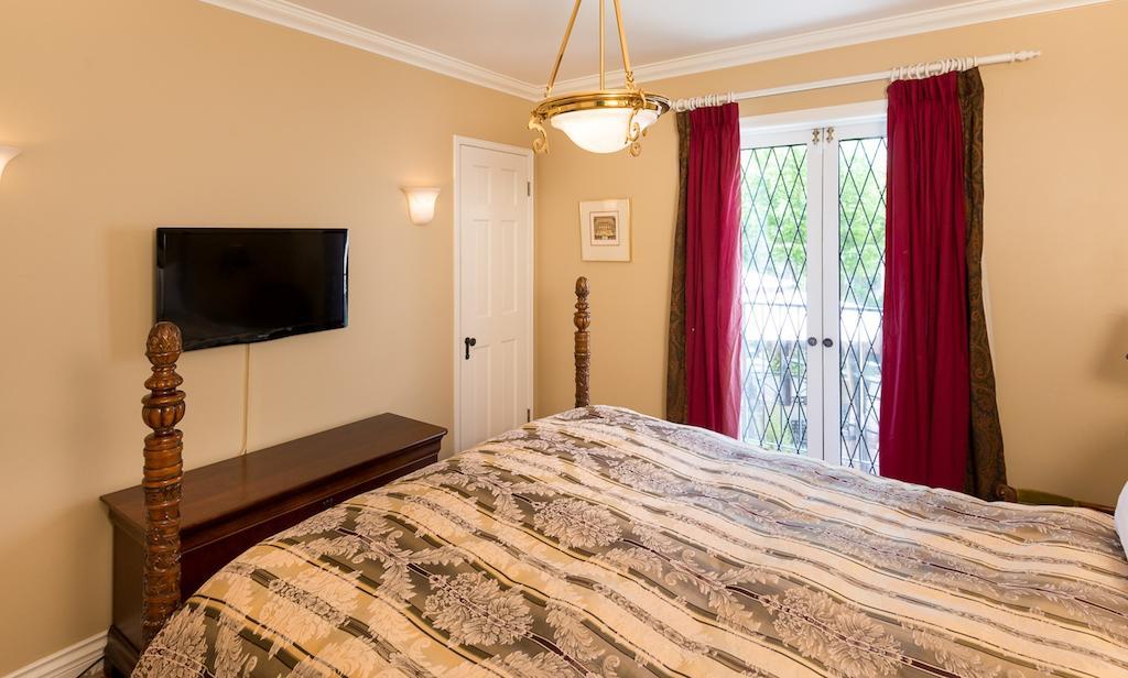 The English Bay Inn Ленглі Екстер'єр фото