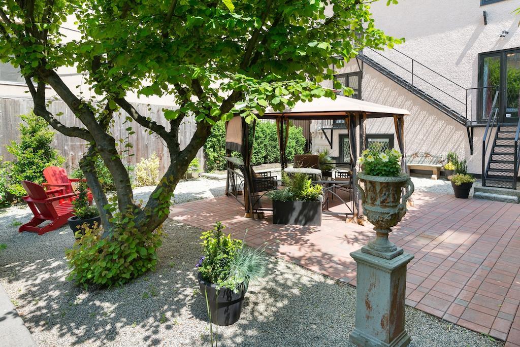 The English Bay Inn Ленглі Екстер'єр фото