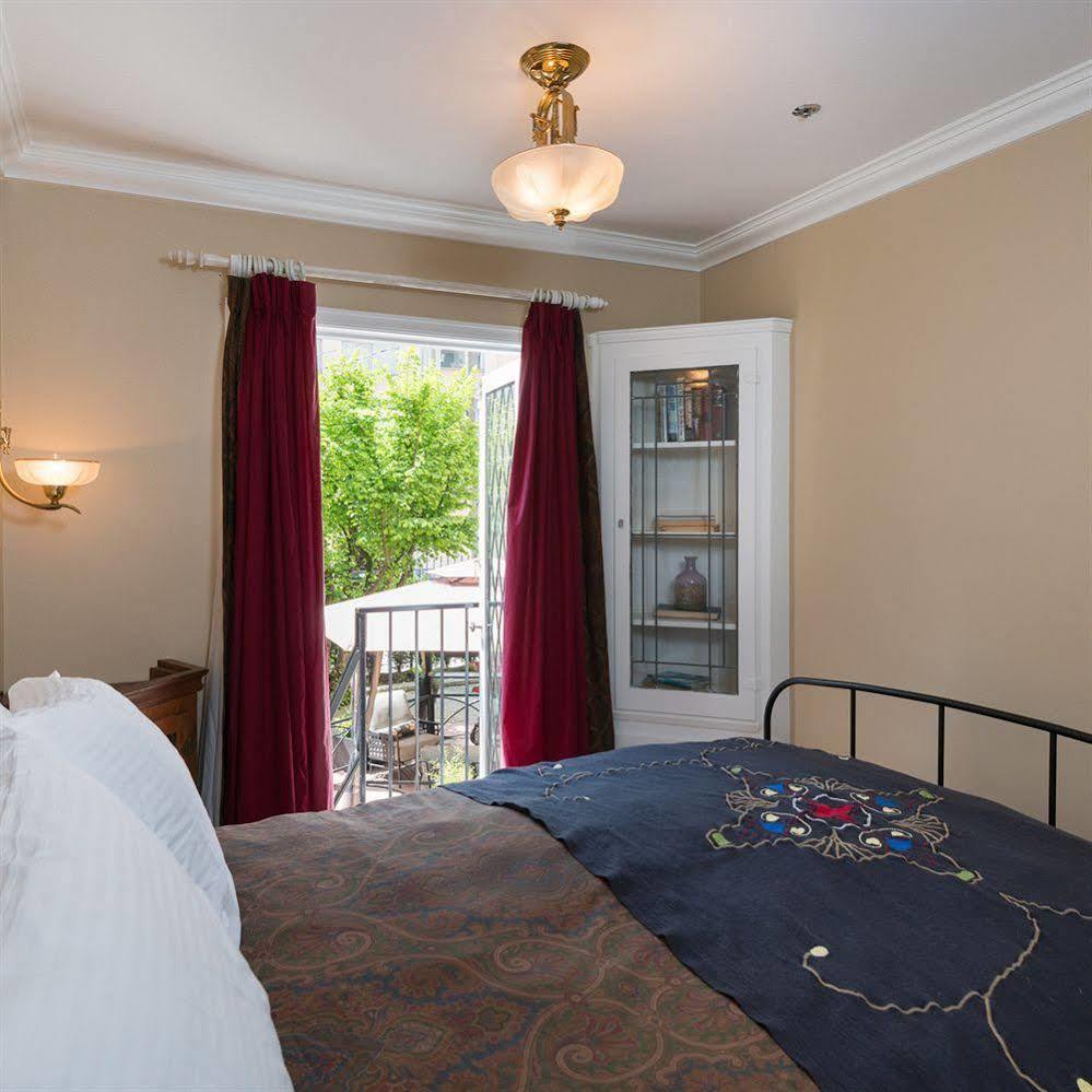 The English Bay Inn Ленглі Екстер'єр фото